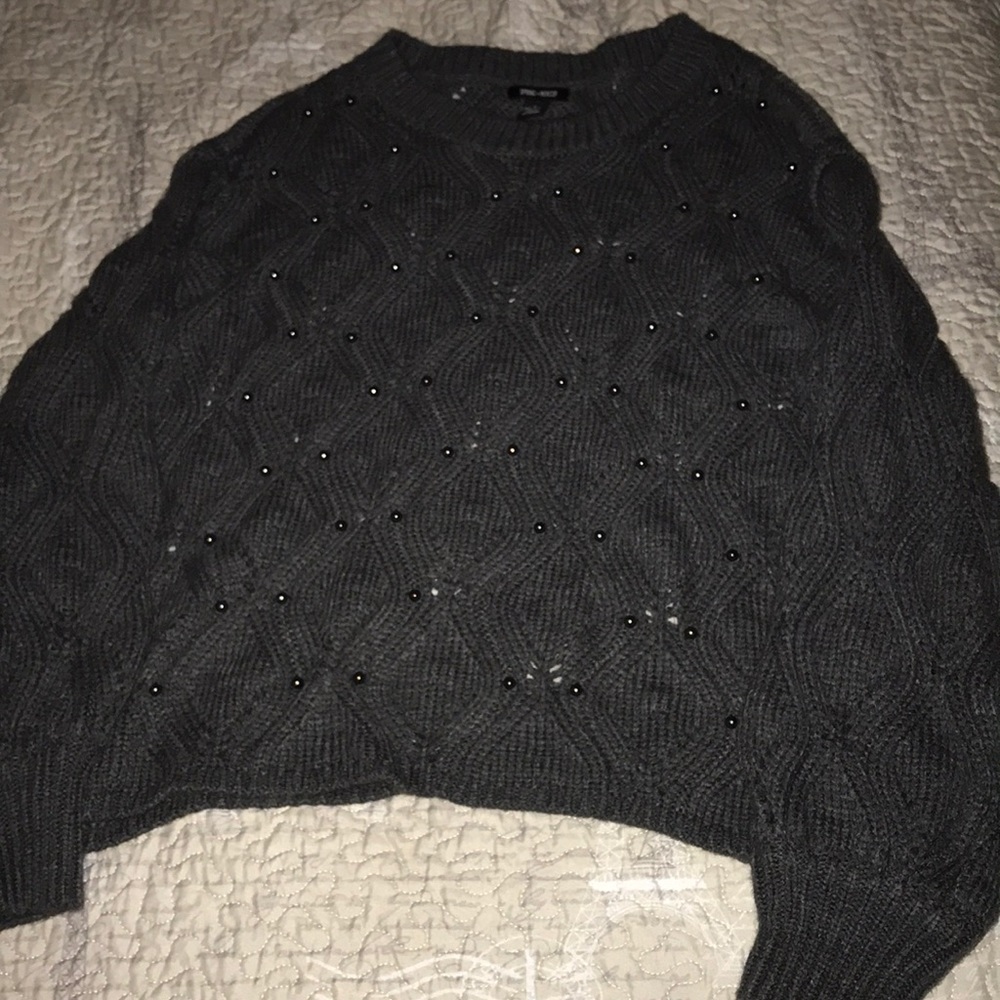 Long sleeved sweater
